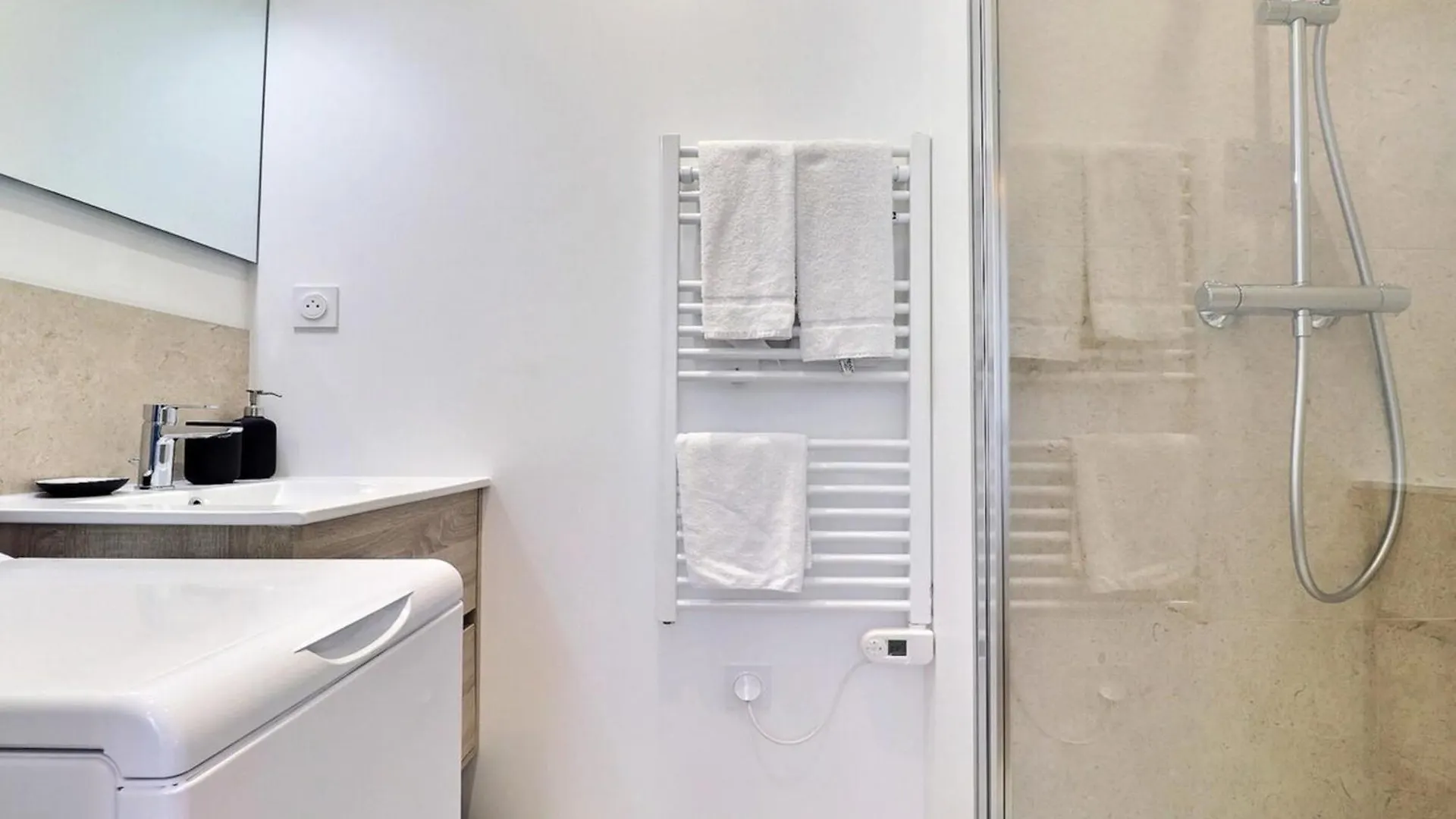 Montgolfier 5 - T2 Apartment With Garage In A Residence - Villeurbanne